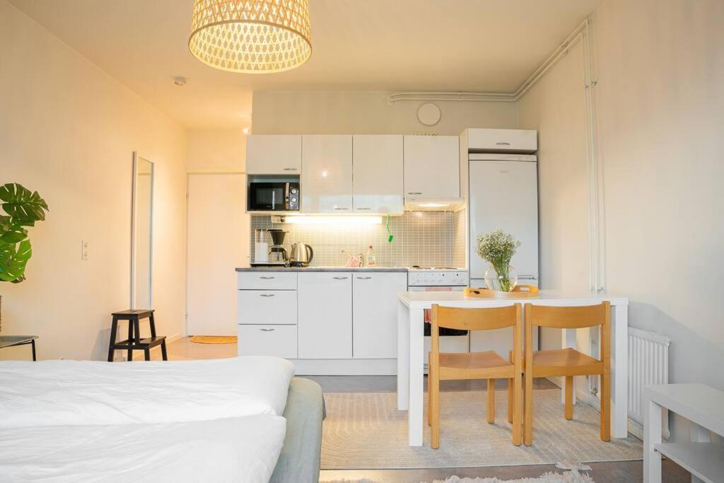 Arctic Downtown Dream: Cozy
